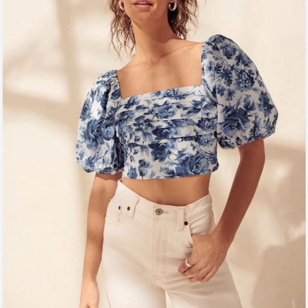 ❤️Abercrombie & Fitch Blue and White Puff Sleeve Crop Blouse ❤️